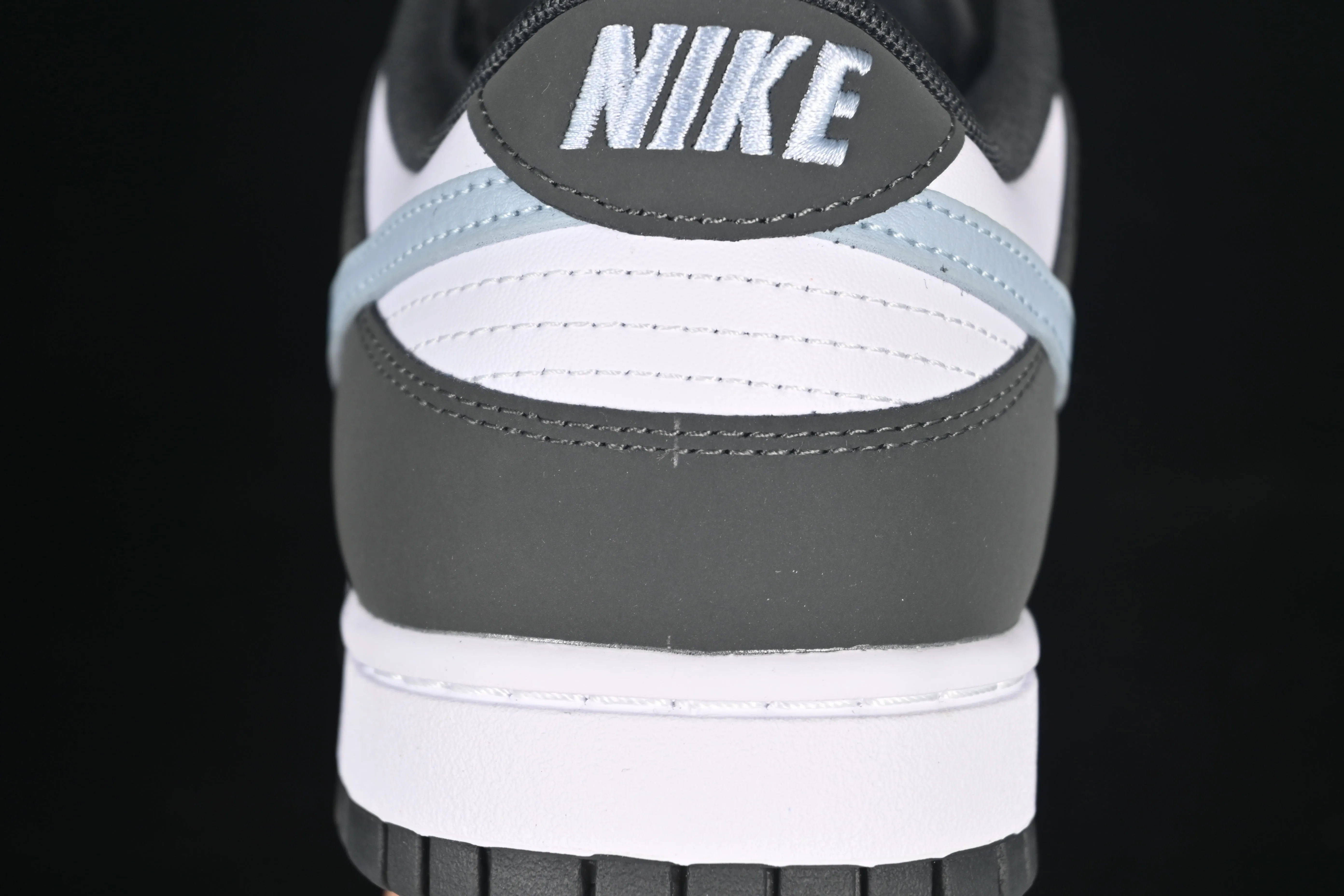 All categories Nk SB Dunk series Nk SB Dunk Low low-top sneakers Nike SB Dunk Low white anthracite low-top casual sneakers IB3079-100